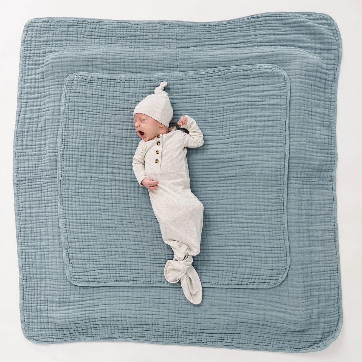 Lou Lou & Company Cloud Muslin Quilt - Steel, Large - 20189