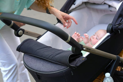 Inglesina Electa Bassinet + Stand - Upper Black - AB50P0UPBUS