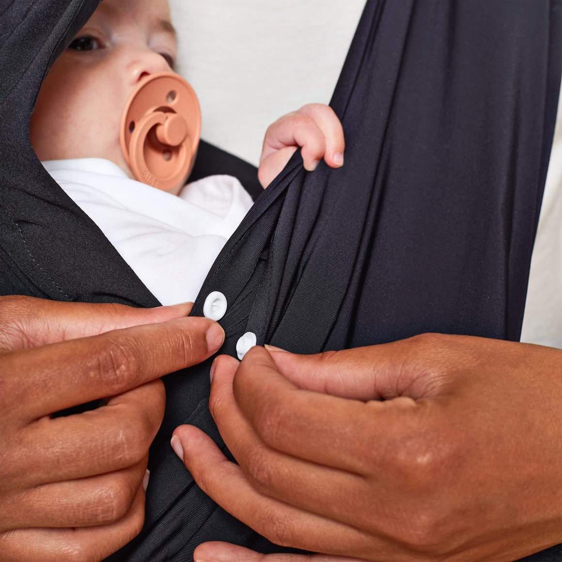 izzzi Baby Carrier - Coal - IZZU01