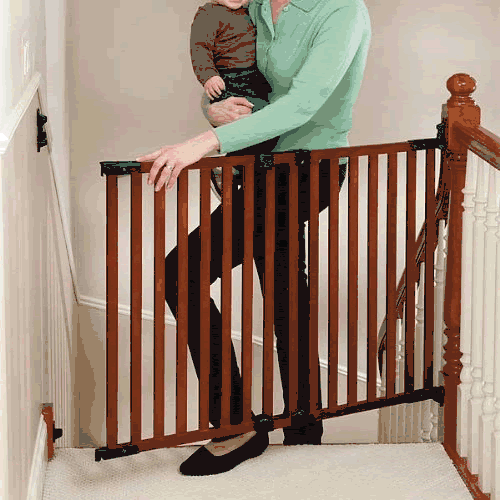 Kidco Angle Mount Wood Safeway Gate - Cherry - G2301