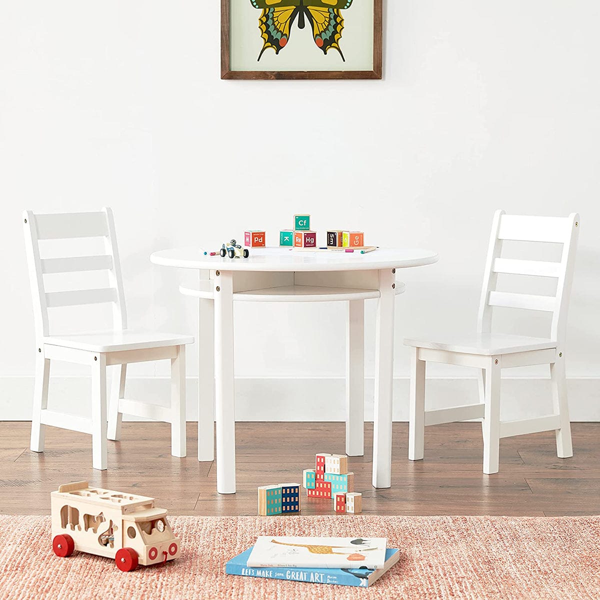 Lipper International Round Table with Shelf and 2 Chairs - White - 524W
