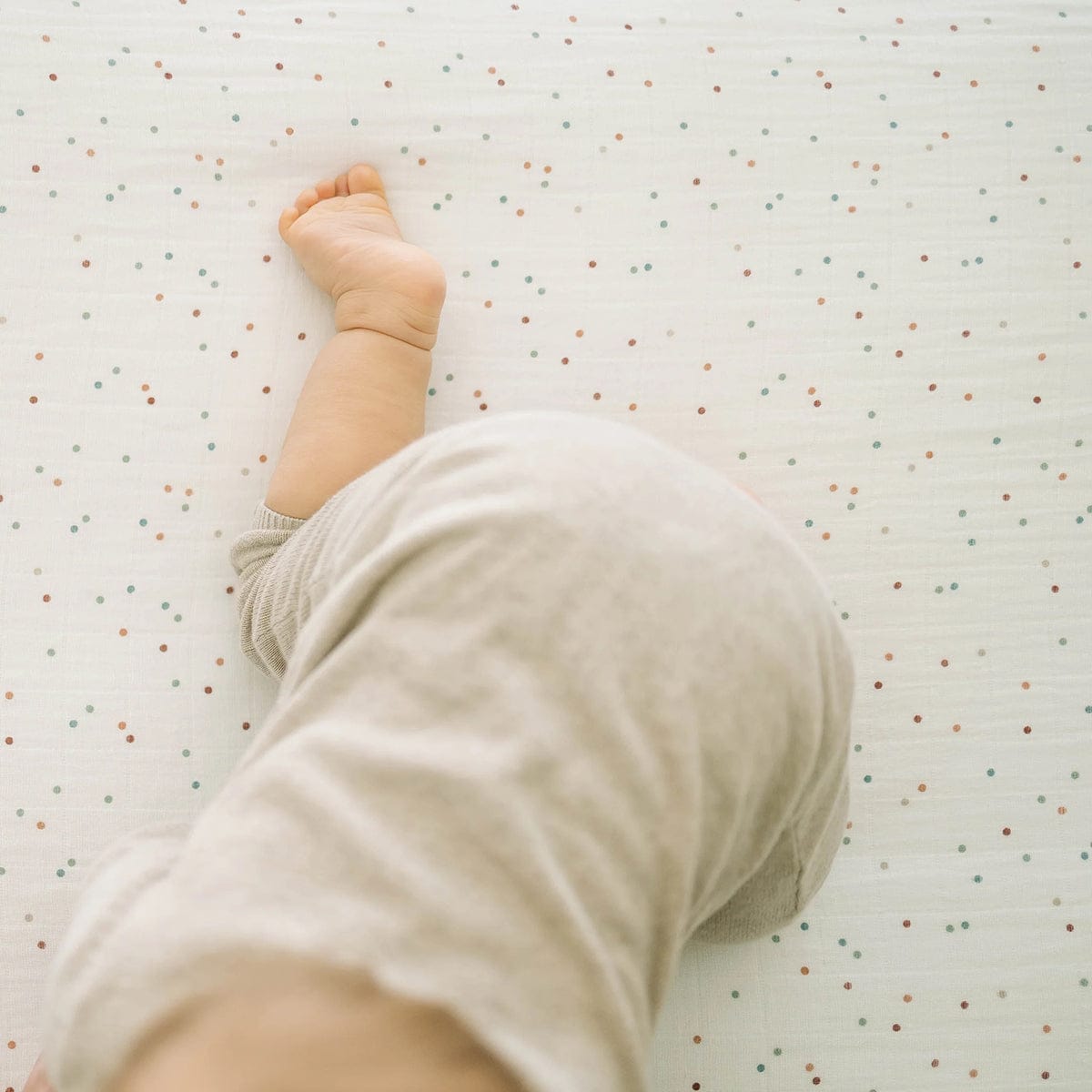 Little Unicorn Cotton Muslin Crib Sheet - Dots - UN0083