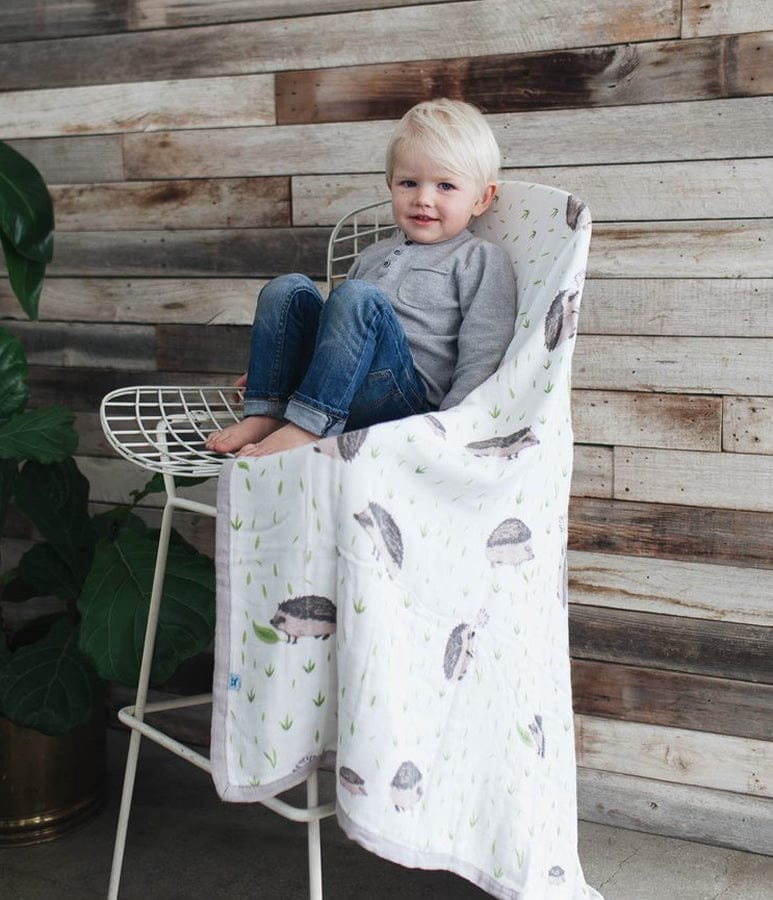 Little Unicorn Deluxe Muslin Big Kid Quilt - Hedgehog