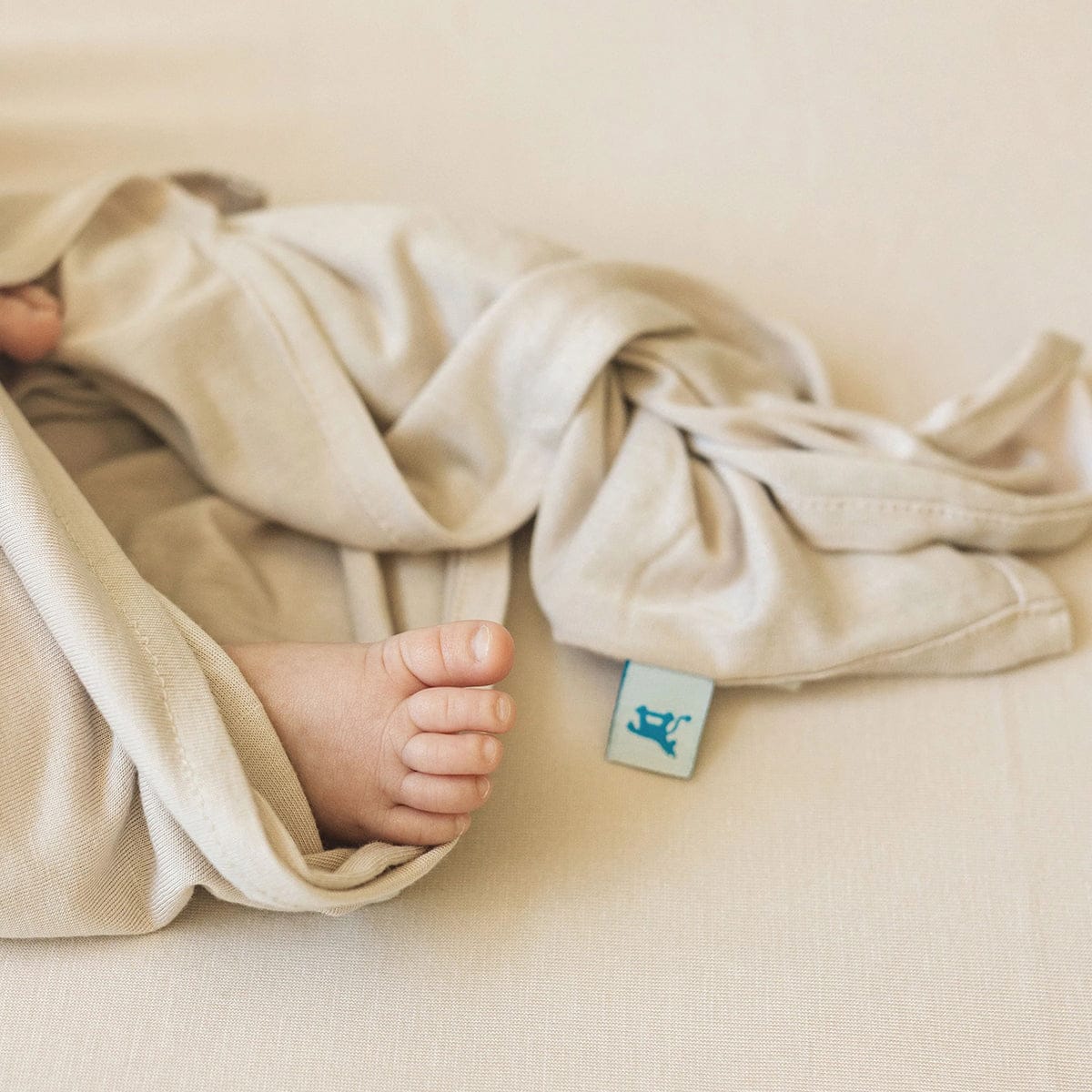 Little Unicorn Stretch Knit Swaddle Blanket - Pebble - UB3410