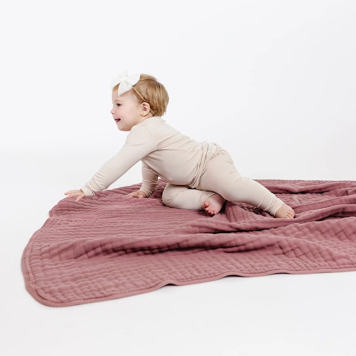 Lou Lou & Company Cloud Muslin Quilt - Berry, Large - 20993