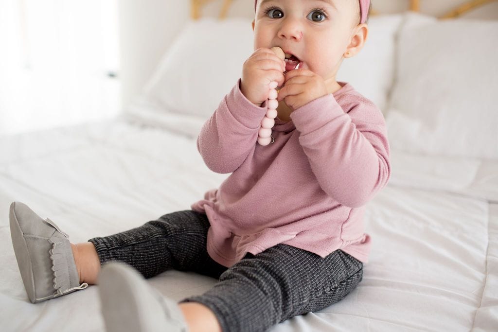 Loulou Lollipop Color Block Silicone & Wood Pacifier Clip - Pink Quartz - CBLOCPQ