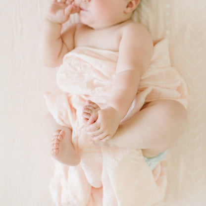 Loulou Lollipop Luxe Muslin Swaddle - Pink Mudcloth - SWMUDPK