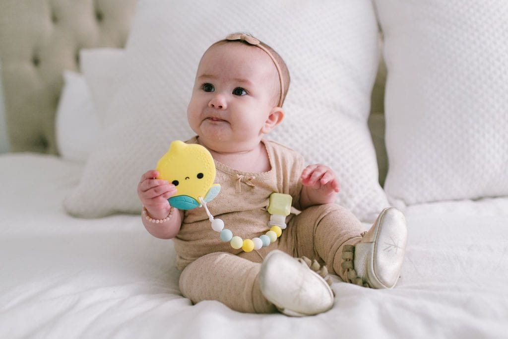 Loulou Lollipop Silicone Teether with Clip - Lemon - LEMONSET
