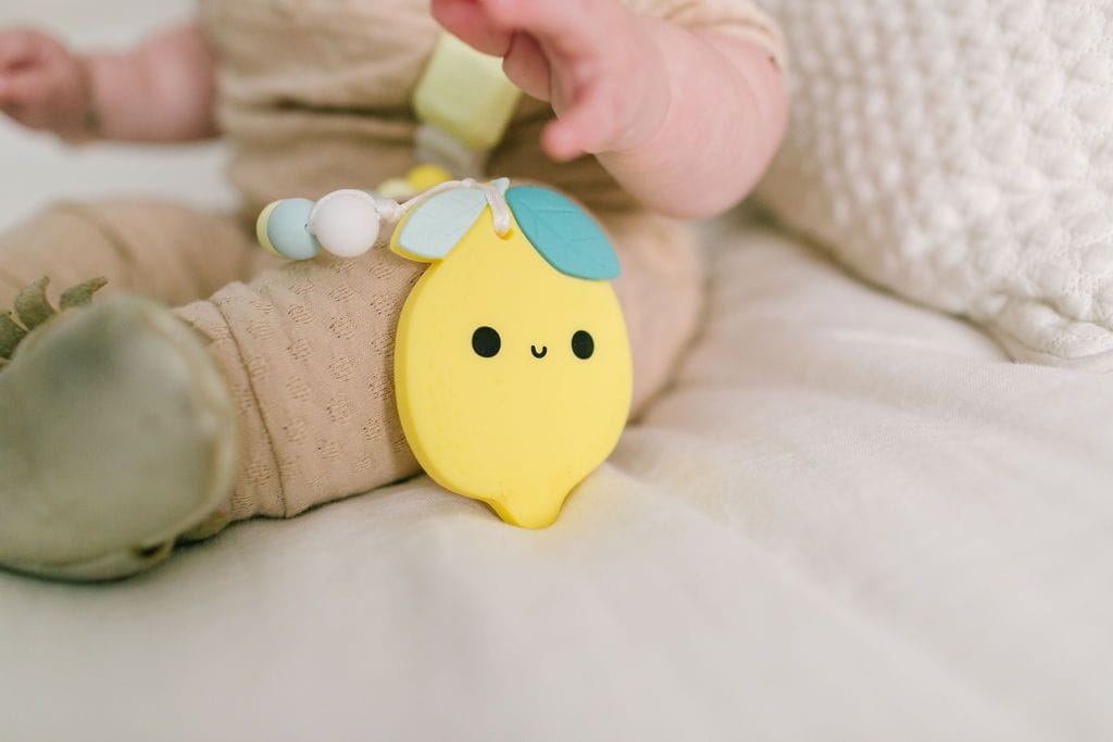 Loulou Lollipop Silicone Teether with Clip - Lemon - LEMONSET