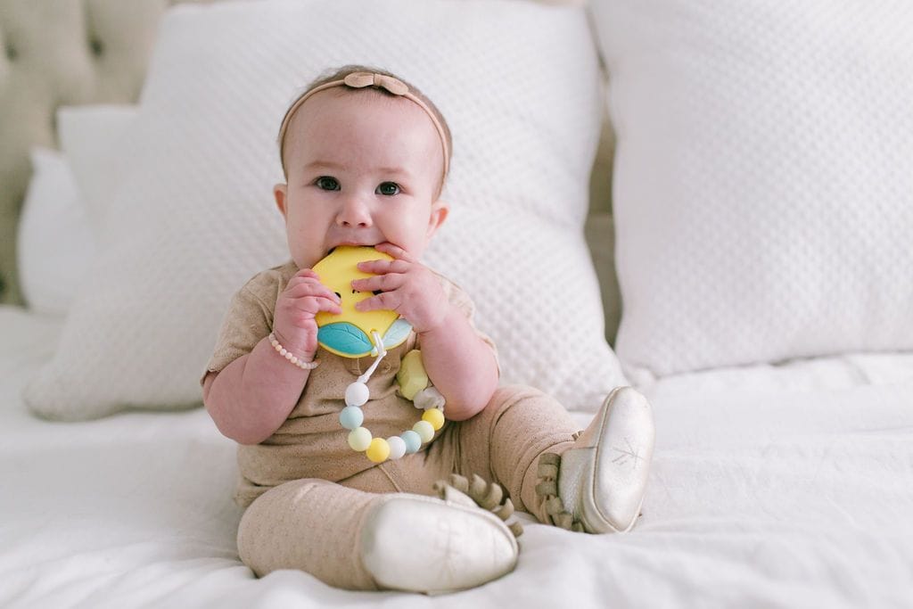 Loulou Lollipop Silicone Teether with Clip - Lemon - LEMONSET
