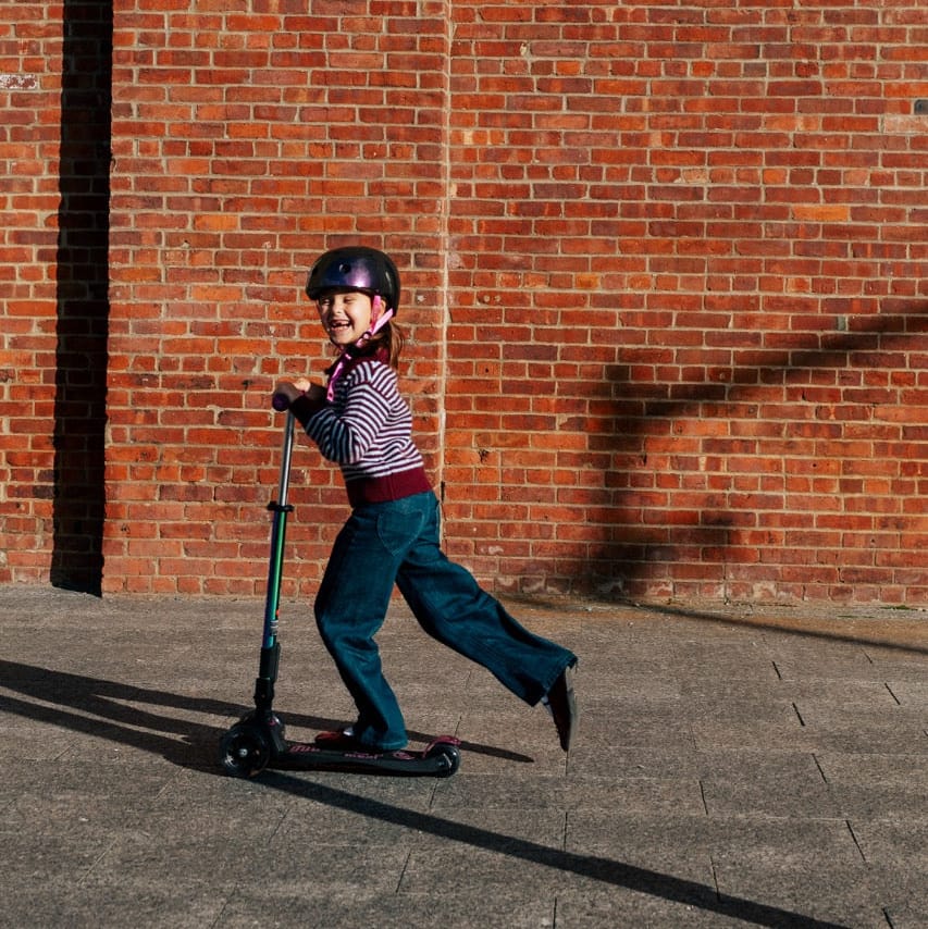 Micro Kickboard Maxi Foldable LED Scooter - Neochrome Purple