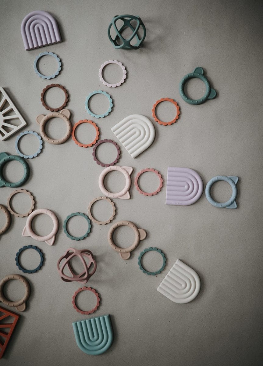 Mushie Flower Teething Bracelet 3-Pack - Cambridge Blue/Clementine/Natural - MFB-404