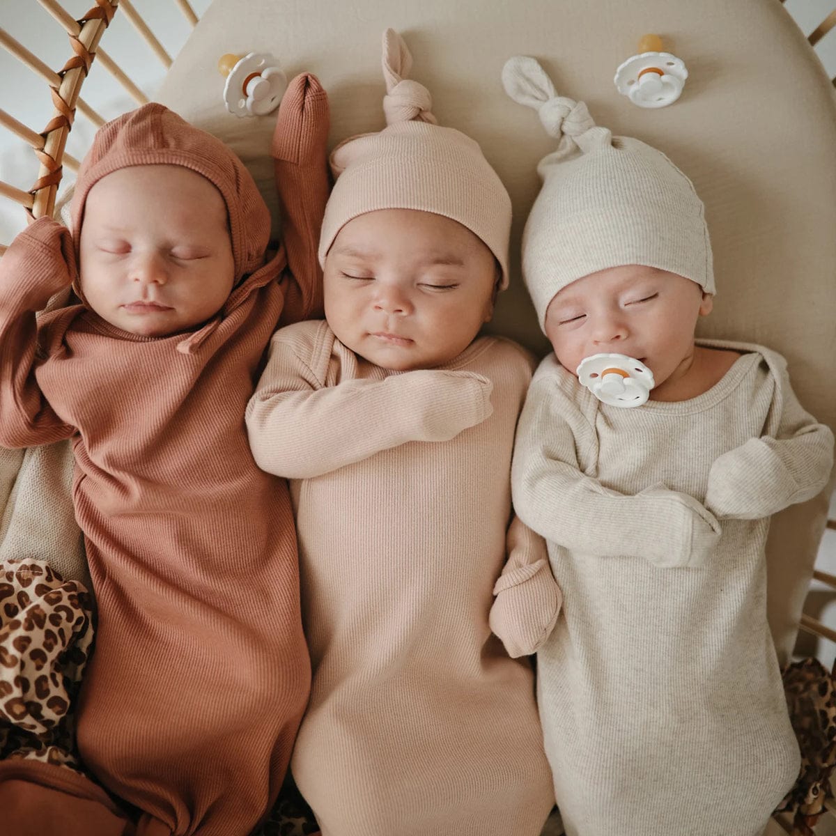 Mushie Ribbed Knotted Baby Gown - Blush - MRKG-1003