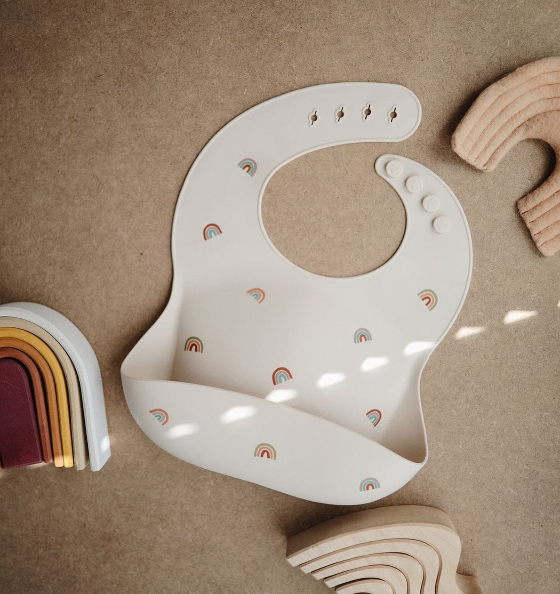 Mushie Silicone Baby Bib - Rainbows - SB-1041