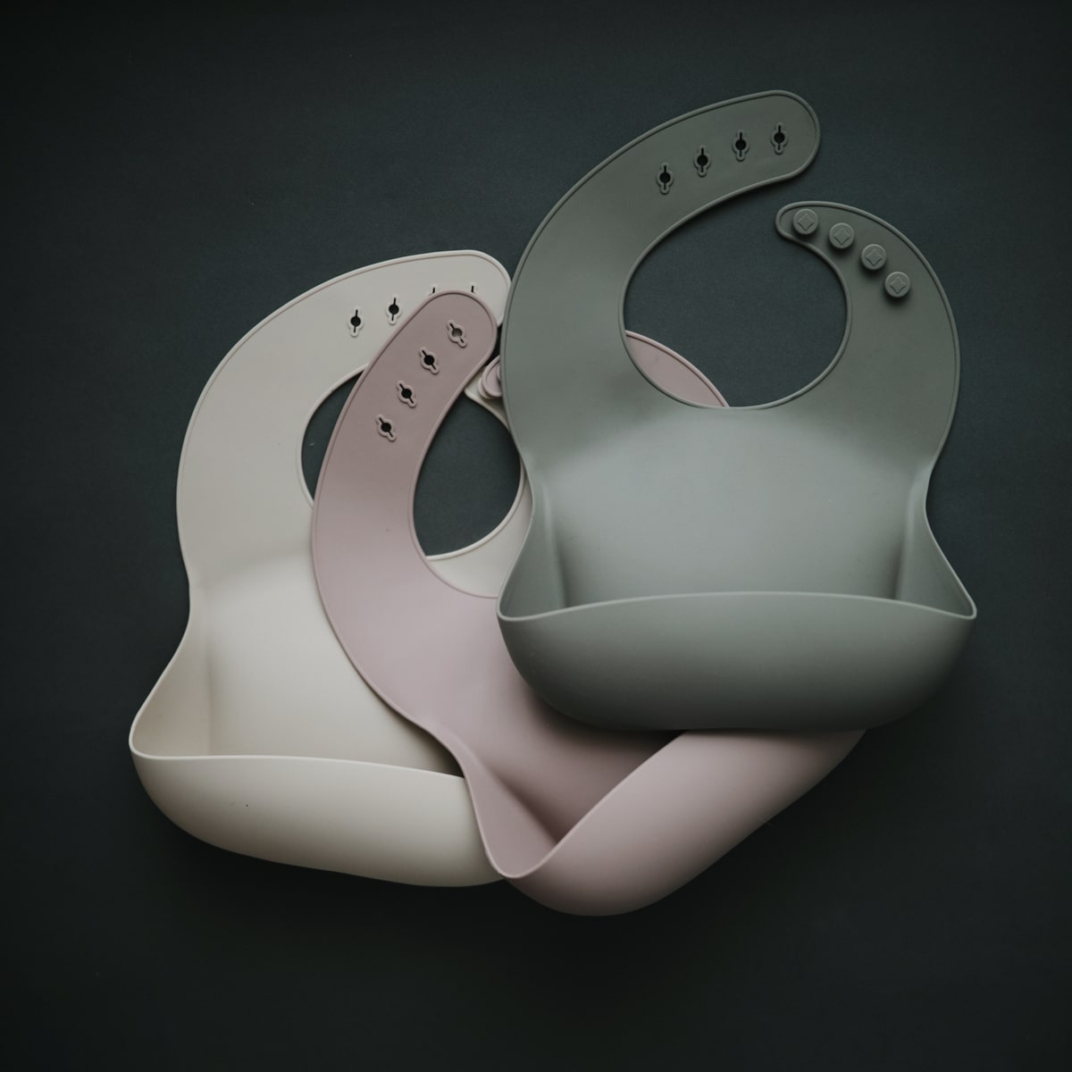 Mushie Silicone Baby Bib - Shifting Sand - SB-1006