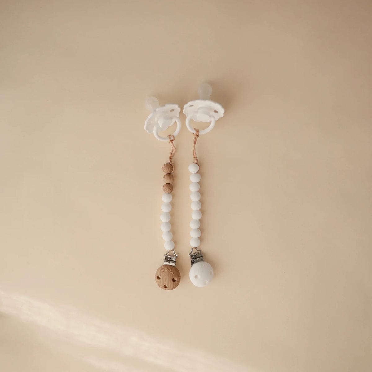 Mushie Silicone Pacifier Clip Eva - White - MPC-9017