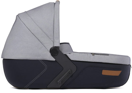 Mutsy Igo Urban Nomad Bassinet - White & Blue - BASIGOUNW&B