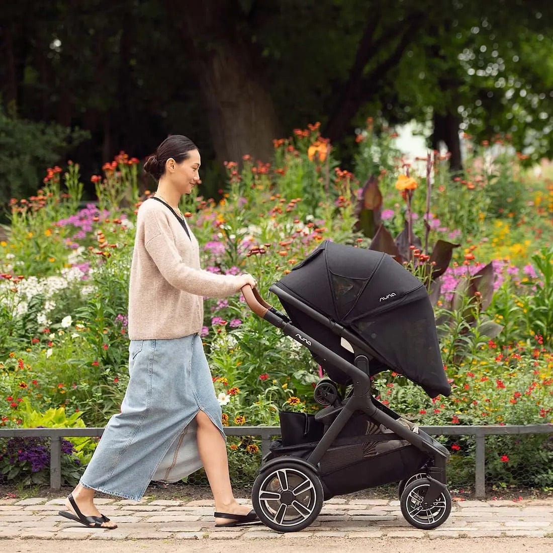 Nuna DEMI Next Stroller with Rider Board + PIPA Aire RX Travel System - Caviar - Z2ST17918CVR