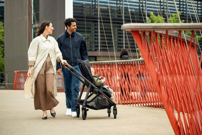 Nuna SWIV Lightweight Stroller - Caviar / Chocolate - ST18601CCR