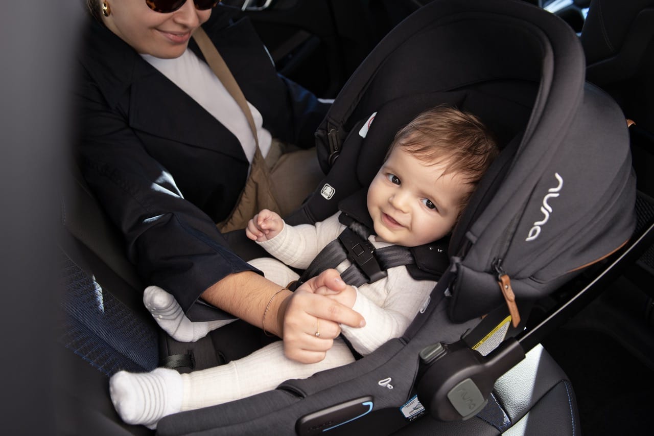 Nuna SWIV + PIPA urbn Travel System Bundle - Caviar / Chocolate - TS18615600CCR