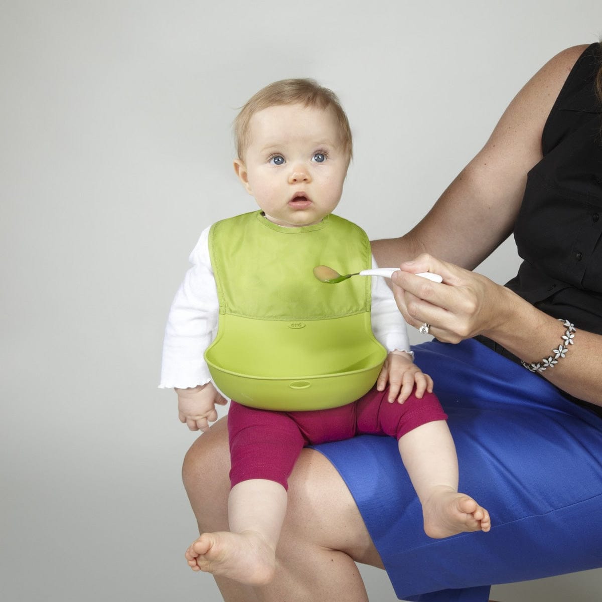 OXO Tot Roll Up Bib - Pink - 6129000