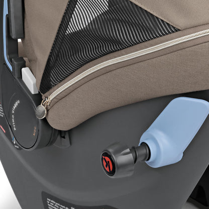 Close up of Peg Perego Primo Viaggio Nido car seat canopy and adjustment knob