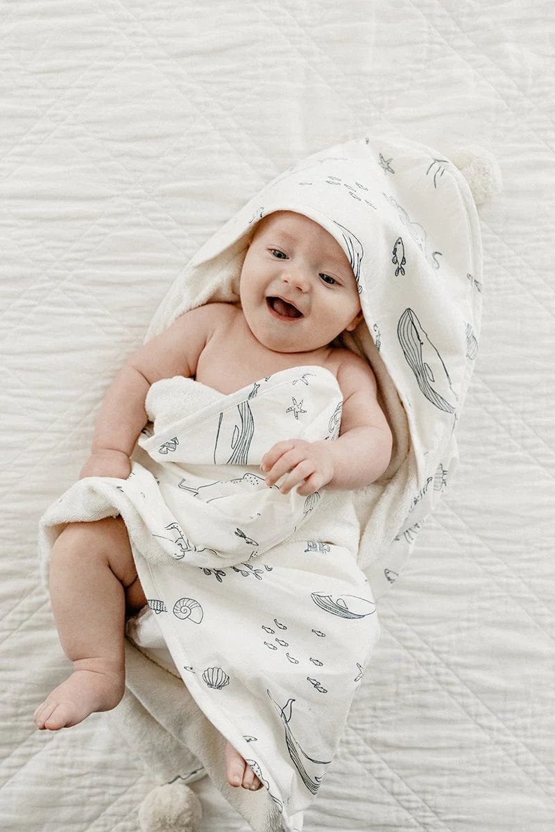 Petit Pehr Hooded Towel - Life Aquatic - laht02