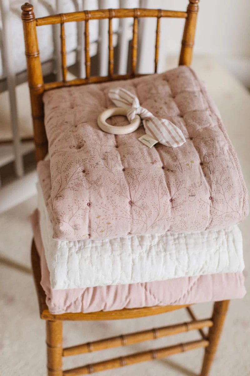 Petit Pehr Quilted Chambray Blanket - Secret Garden - N103144