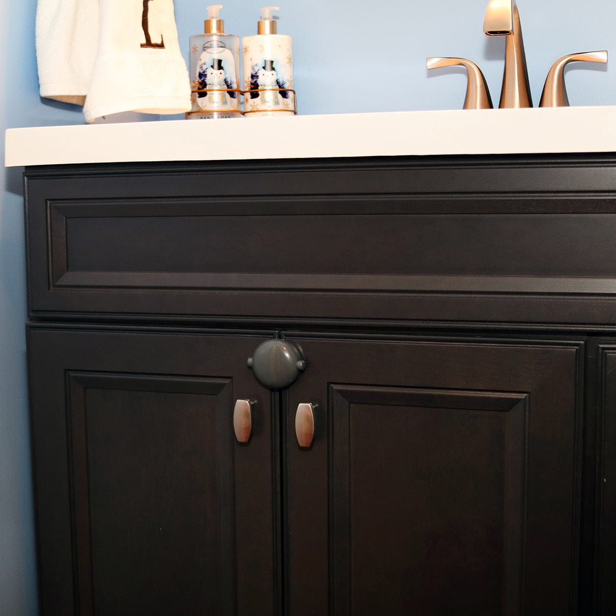 Qdos Adhesive Double Door Lock - Gray