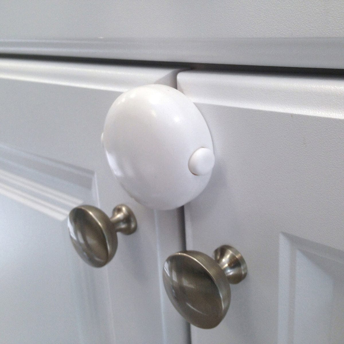 Qdos Adhesive Double Door Lock - White - 17-10001