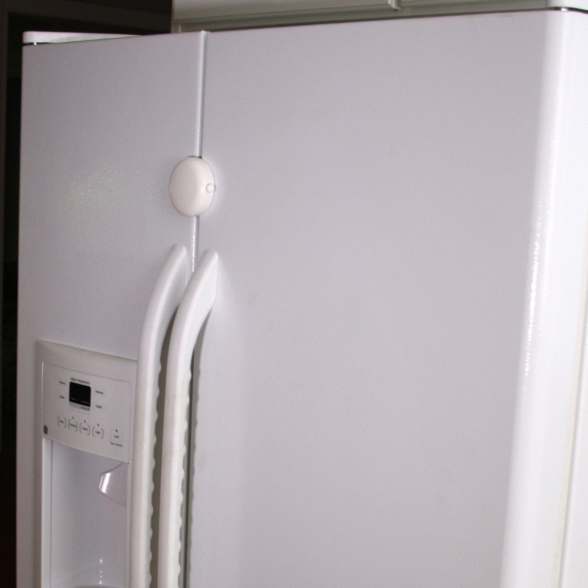Qdos Adhesive Fridge/Freezer Lock - White - 17-10005