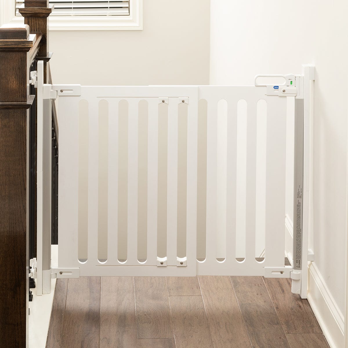Qdos Spectrum - Hardware Mount Gate - White - 17-20021