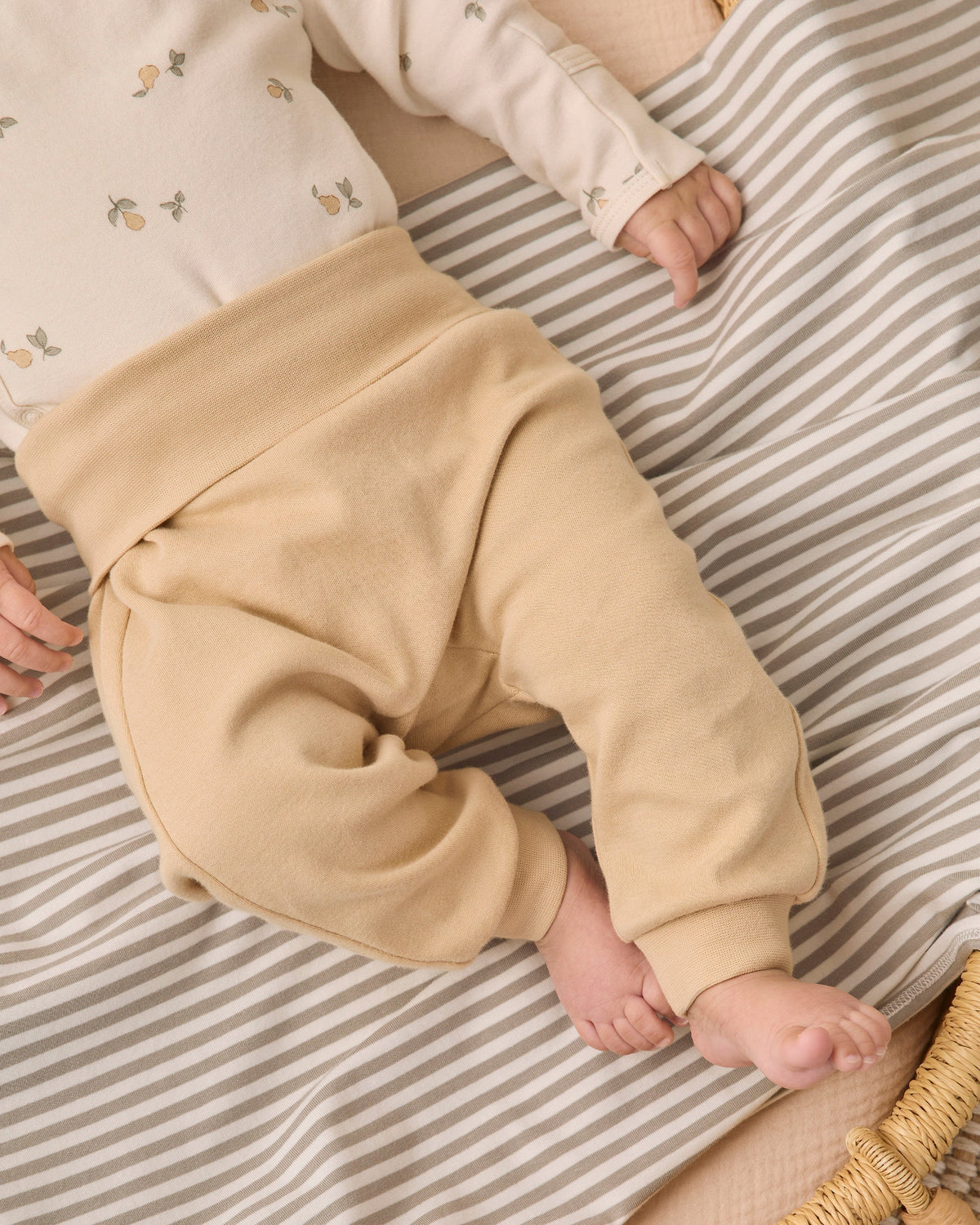 Quincy Mae Swaddle - Laurel Stripe, OS