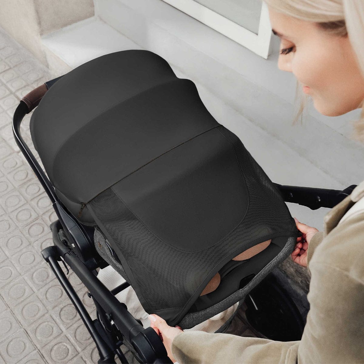 Romer Juni Infant Car Seat - Peppercorn - E1D151S