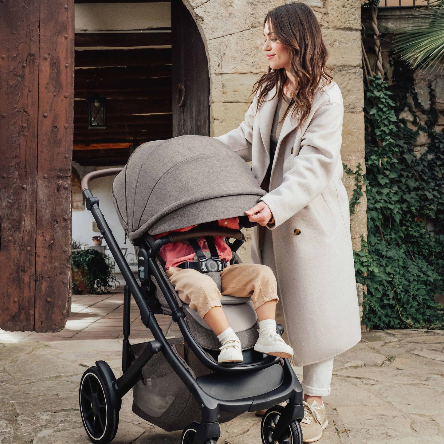 Romer Juni + Tura Travel System With Versa Base - Truffle - TD561T
