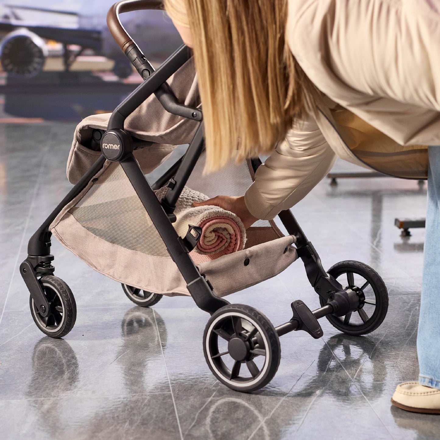 Romer Lani Ultra-Lightweight Compact Stroller - Truffle - UD571T