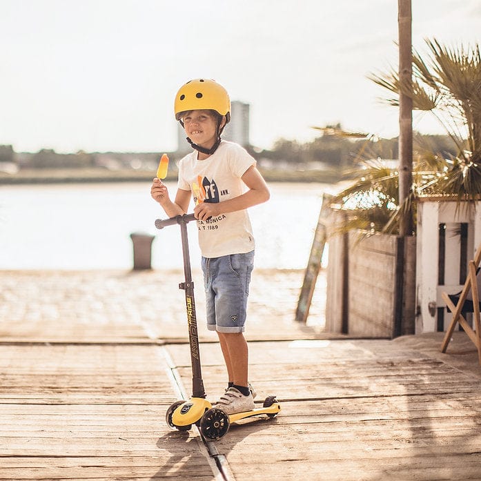 Scoot & Ride HighwayKick3 LED Scooter - Lemon - SRUS-HWK3-LEMON