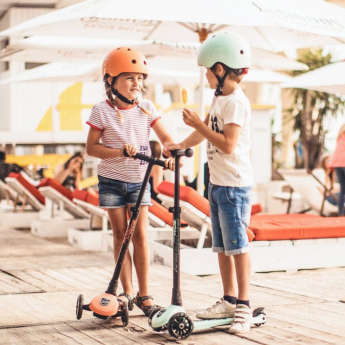 Scoot & Ride HighwayKick3 LED Scooter - Peach - SRUS-HWK3-PEACH