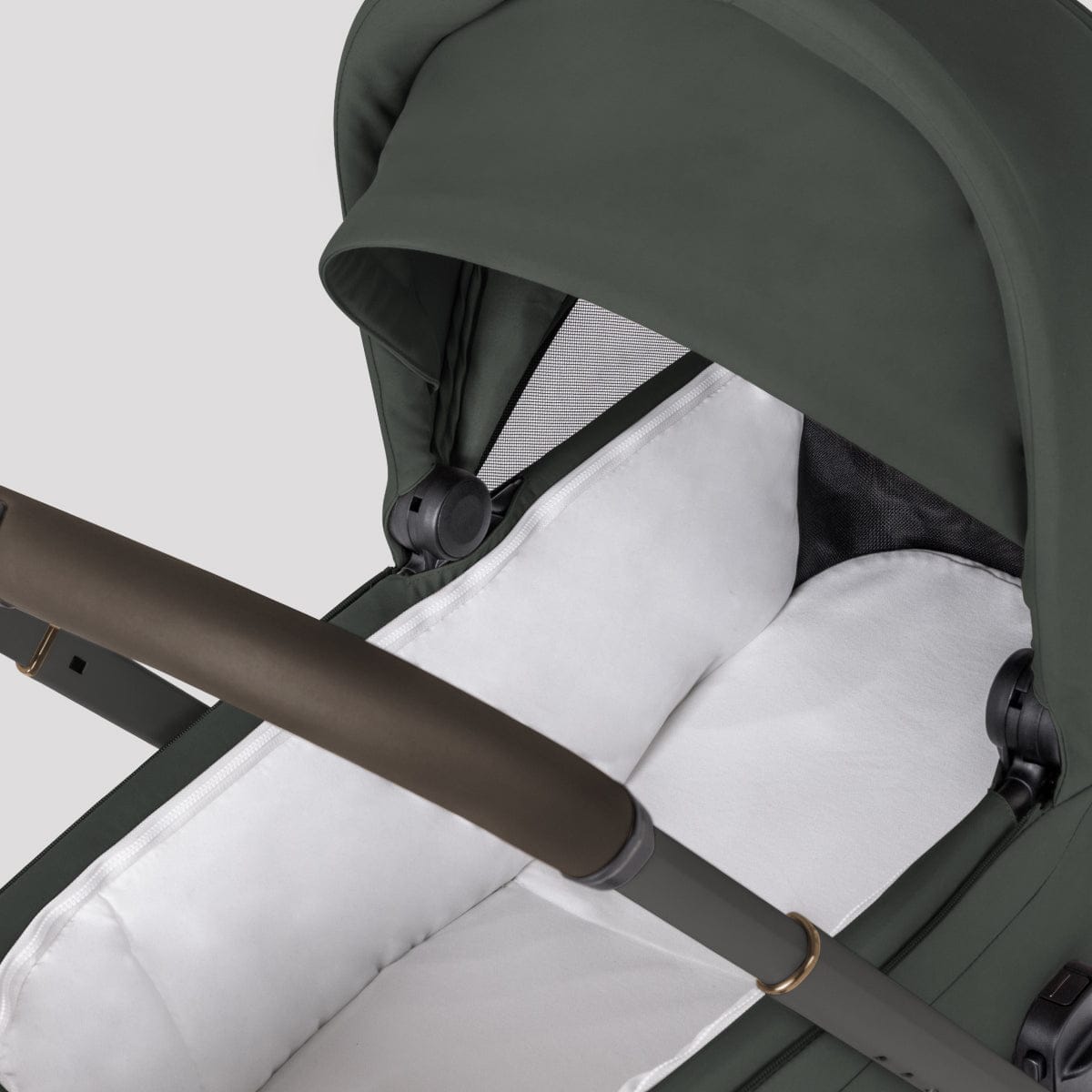 Silver Cross Breez Compact Bassinet - Pewter - SX2350-PWUC