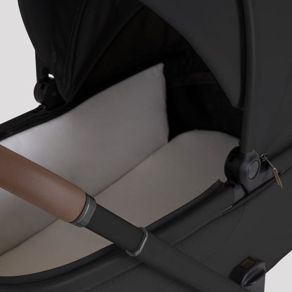 Silver Cross Cove 2 Compact Bassinet - Onyx - SX2353.OXUC