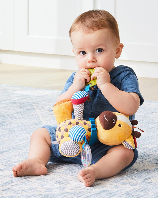 Skip Hop Bandana Buddies Activity Toy - Giraffe - 9K160810