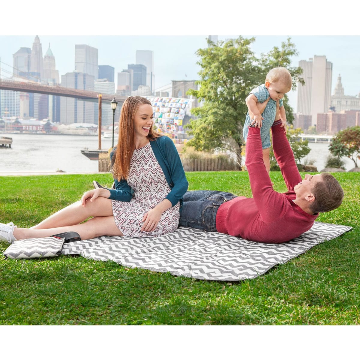 Skip Hop Central Park Outdoor Blanket - Triangles - 275006