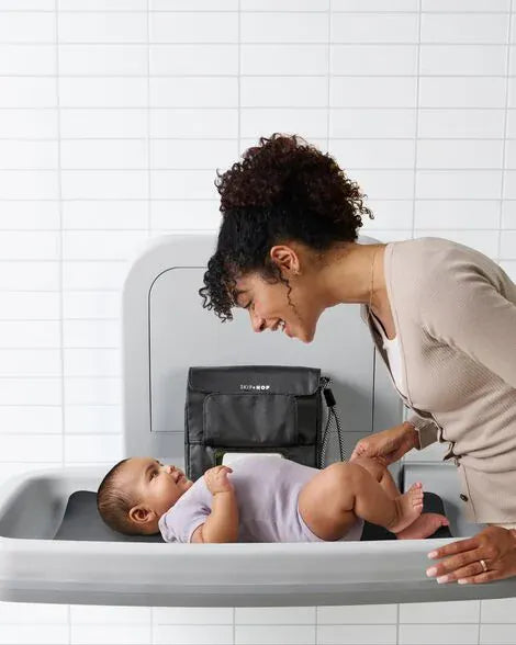 Skip Hop Clean Slate Changing Station - Black - 9T446510