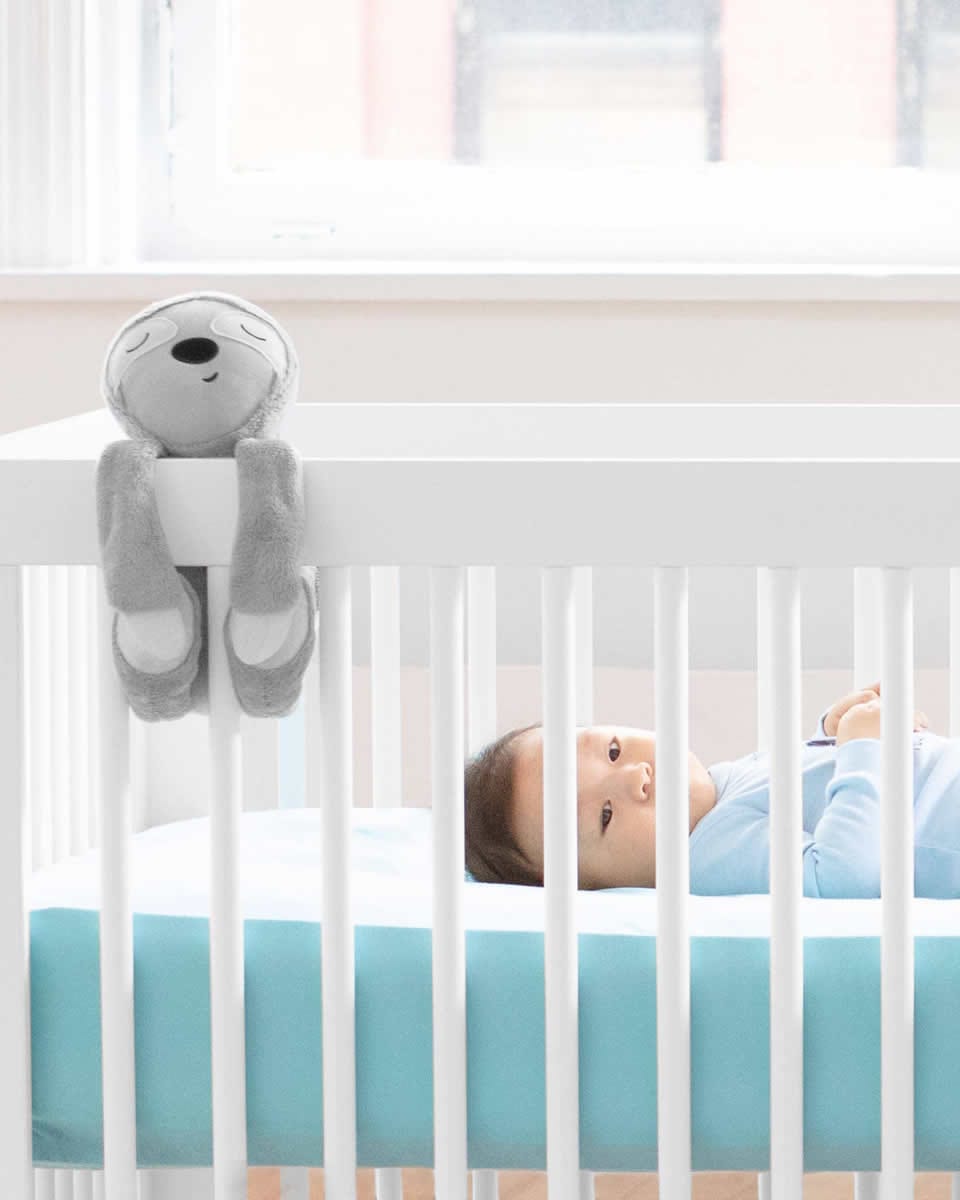 Skip Hop Cry-Activated Baby Soother - Sloth - 304326
