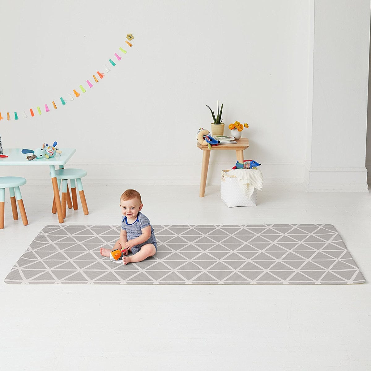 Skip Hop Doubleplay Reversible Playmat - Vibrant Village - 243102
