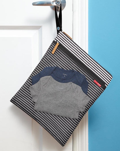 Skip Hop Grab & Go Wet/Dry BagÊ- Black/White Stripe - 205017