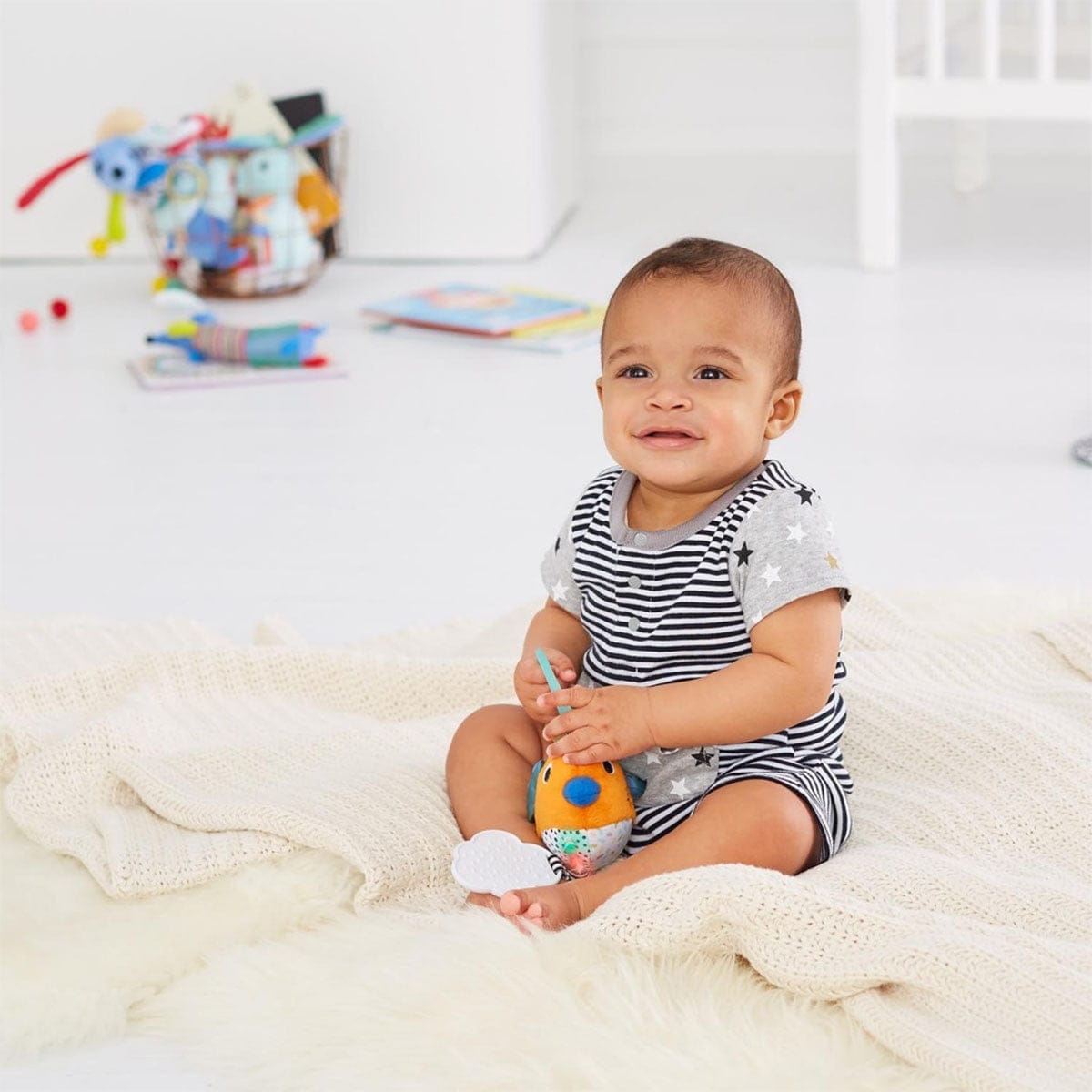 Skip Hop Vibrant Village Light Up Birdie - 305252