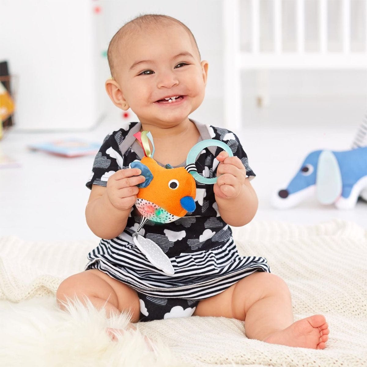 Skip Hop Vibrant Village Light Up Birdie - 305252