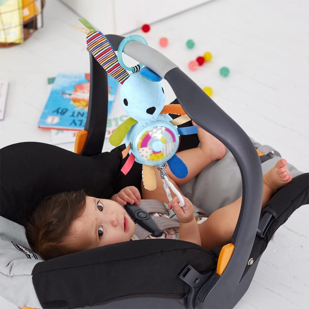 Skip Hop Vibrant Village Pull & Spin Activity Bunny