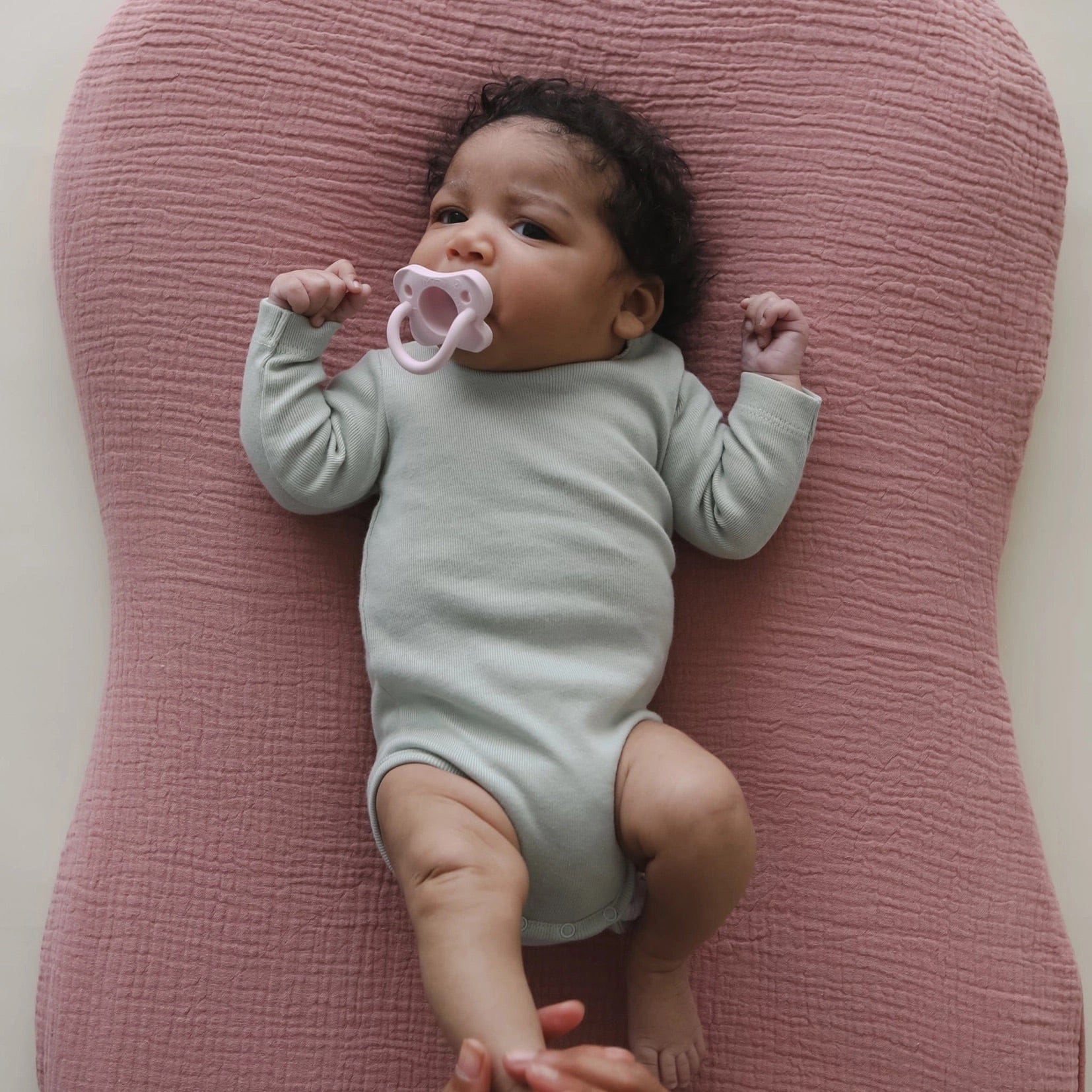 Snuggle Me Lounger Curve Muslin Cover - Gumdrop - SMO-LCC-WW-GU-01